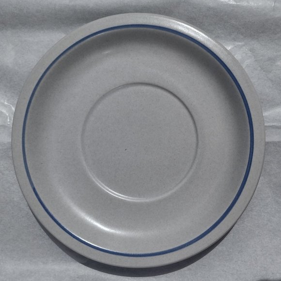 Vintage Pfaltzgraff Yorktowne Cup and Saucer - Picture 4 of 6